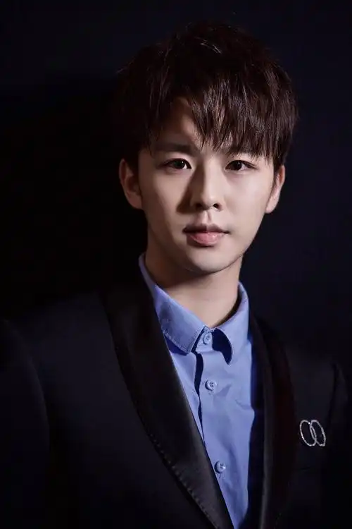 徐浩纽约出席联合国活动 英气少年推广中国文化