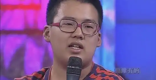 郭麒麟近照曝光身体发福体型大变少班主怎么胖成这样了