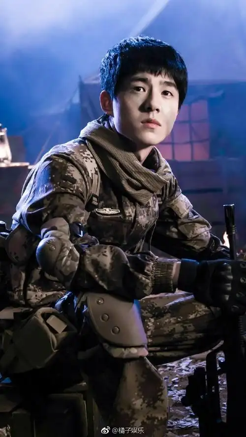 刘昊然军训