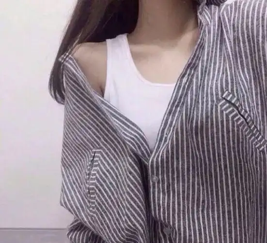 女生头像意境半身锁骨