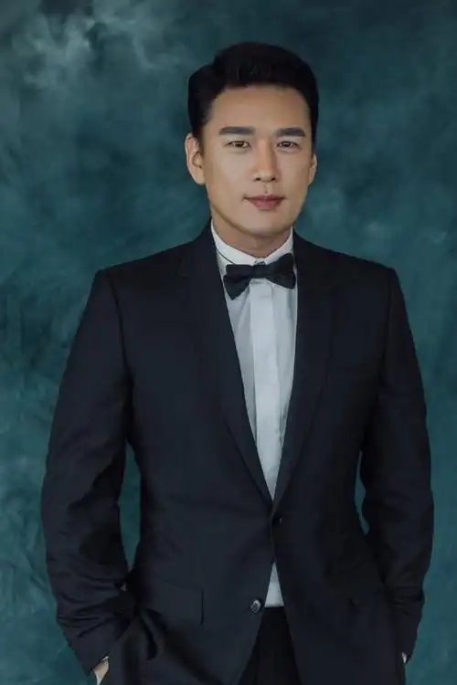 46岁霸道总裁王耀庆,堪称娱乐圈最长情男星,如今生活很幸福