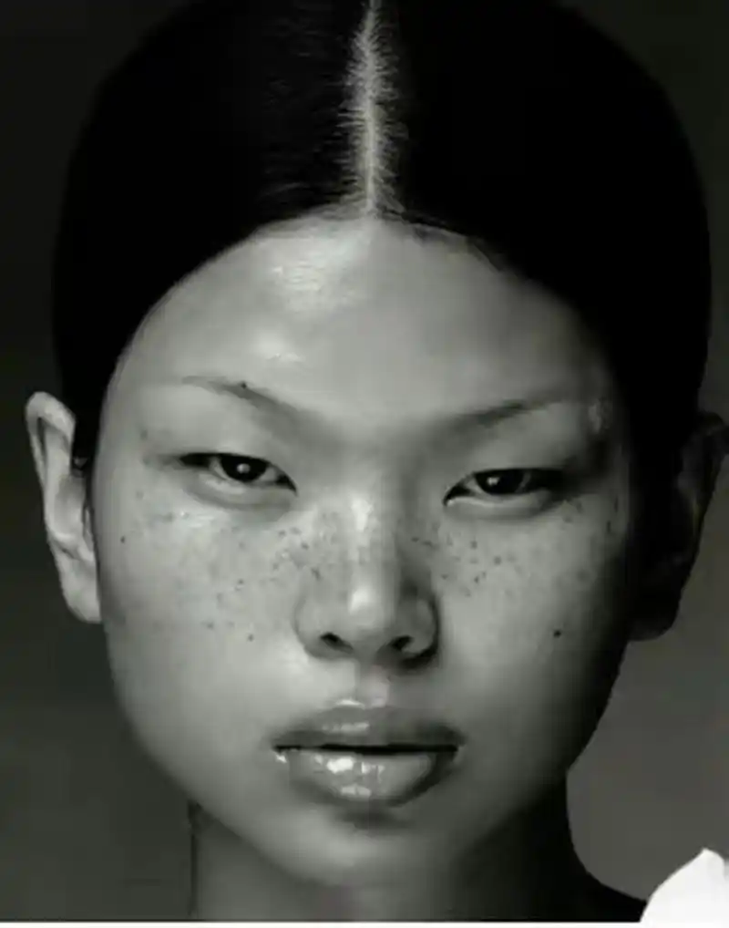 "最丑超模"吕燕:长相不佳却能嫁给法国贵族,混血儿子颜值超高 眯眯眼