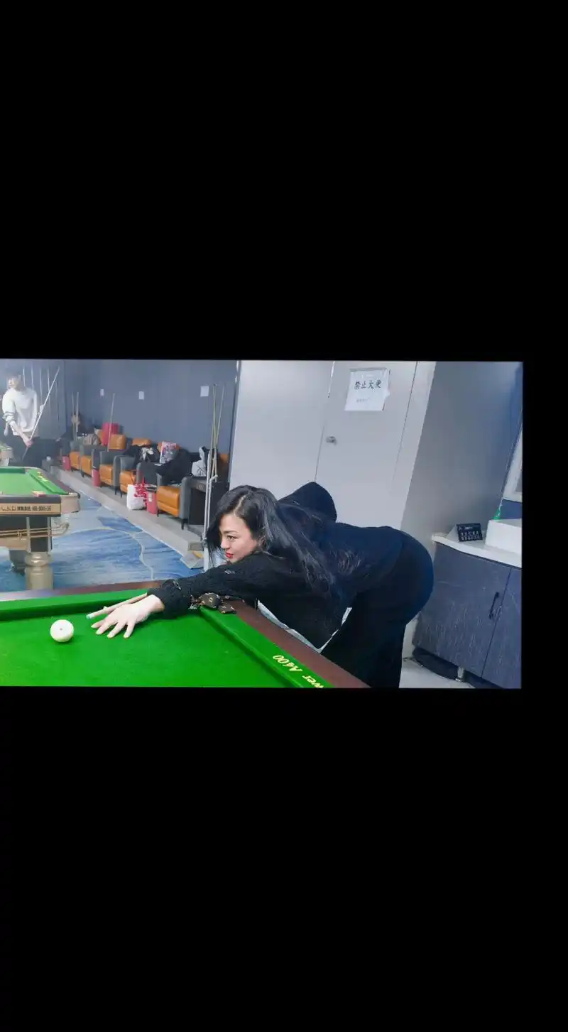 繁忙工作后抽时间玩会儿 #台球95 #惬意时光 - 抖音