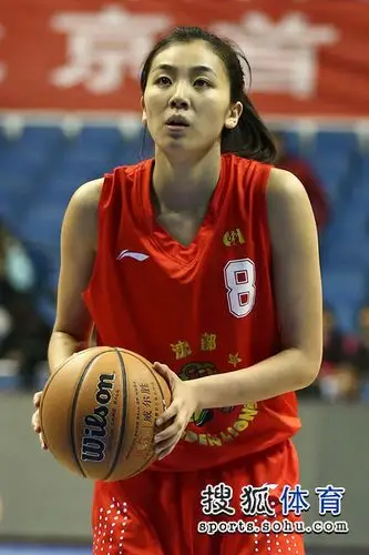 组图:沈部女篮险胜北京 苗立杰神勇赵爽最可爱