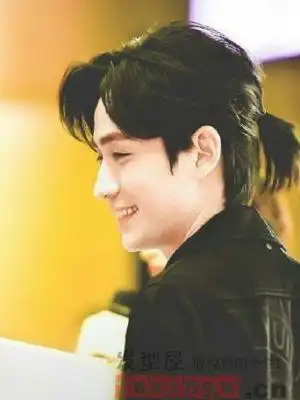 六款可萌可帅气的男生扎小辫子发型你最pick谁!