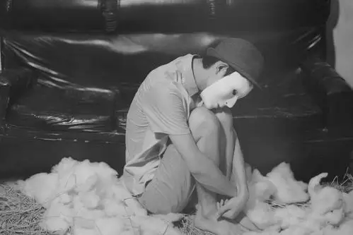 代表人忧郁不快乐的网名,孤独忧郁的qq名字