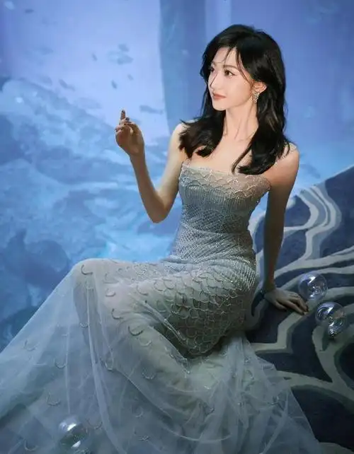 景甜优雅的美人鱼67