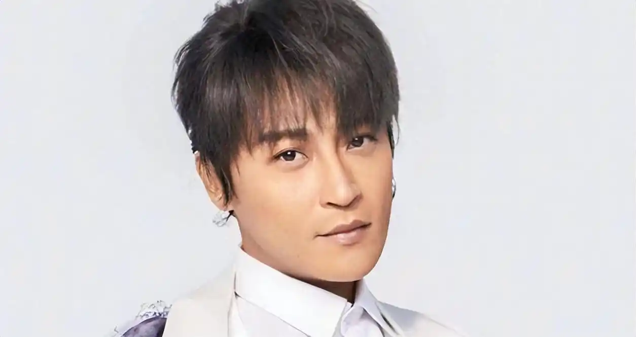 "小虎队"陈志朋偷税漏税 小虎队曾经是亚洲的顶级偶像,然而,现在的