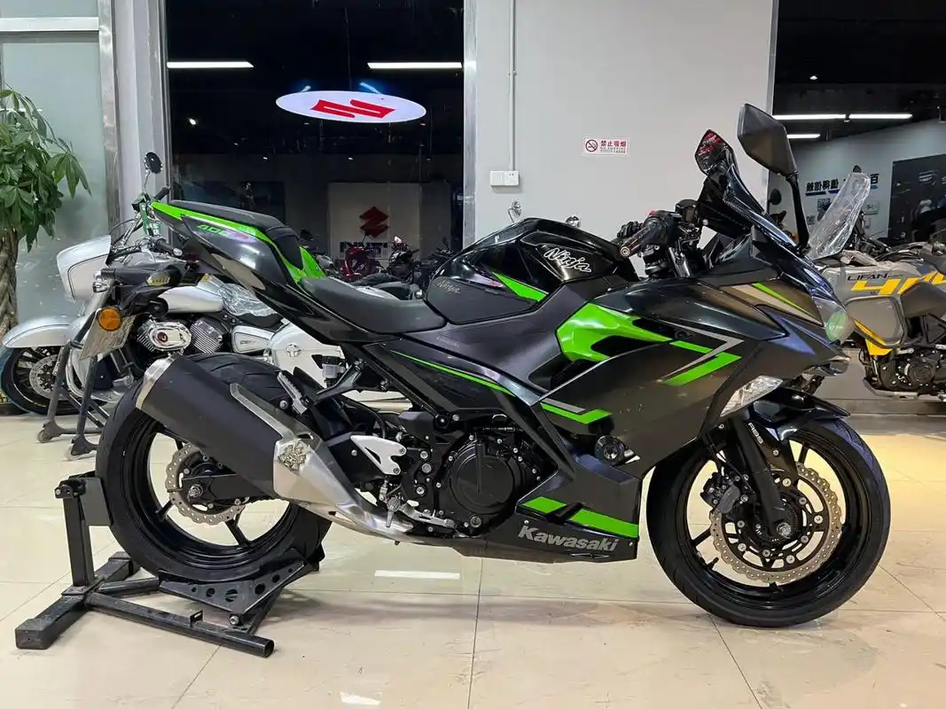 川崎忍者400 【车辆型号】:川崎忍者400 【车辆价格】:29800 【车辆