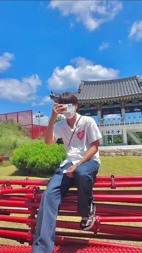 exo kai神赐的比例 颜值……致命的光环|金钟仁|exo|长腿_网易订阅