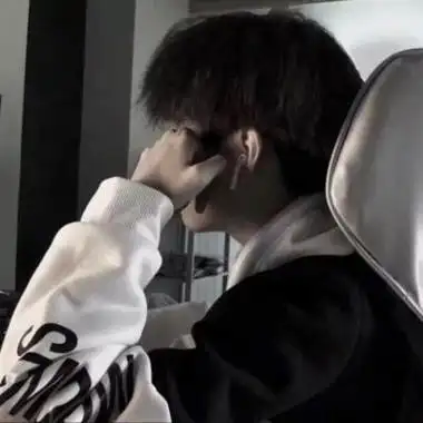 男生超酷头像霸气真人