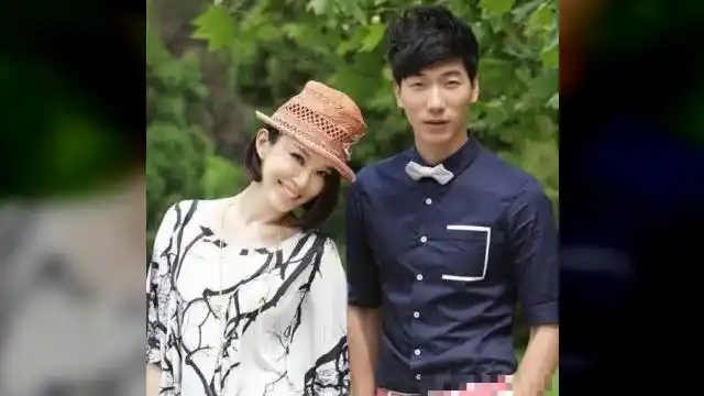 离婚后依然同居?张亮与寇静,女儿开车外出,回别墅后深夜未出门