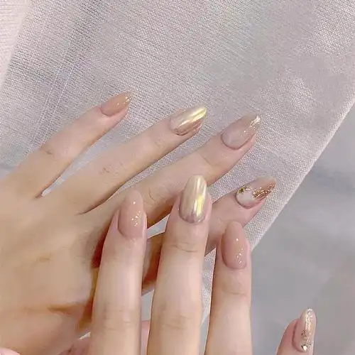 适合冬天做的椭圆型美甲太显手长了