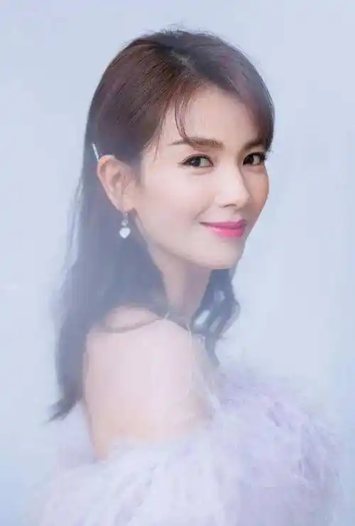 01一,刘涛简介刘涛,1978年7月12日出生于江西省南昌市,中国内地影视女