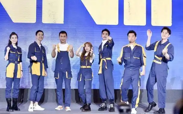 离婚才刚一年,吃完黄晓明"红利"的杨颖,又回到了她的"怪圈"