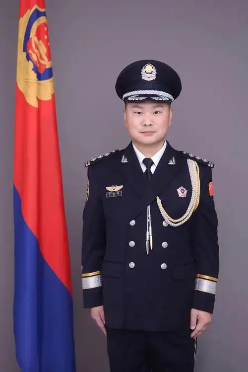 你好警察节一身警服一生荣光青白江公安最美警礼服照片震撼来袭