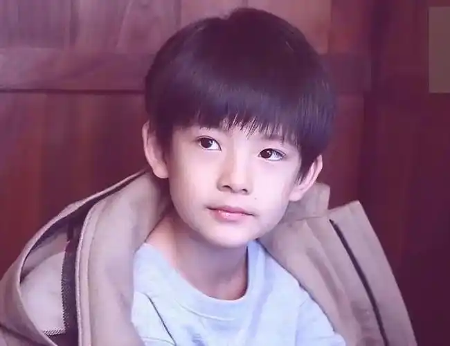 基因骗不了人顶顶和瘦版潘粤明不能说毫无差别只能说一模一样