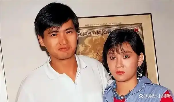 周润发钟情于年轻貌美的赵雅芝,无论是在戏里还是在戏外,他们之间的