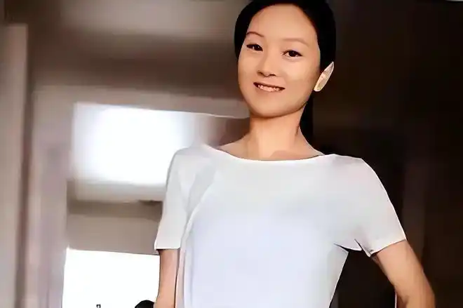 被张艺谋雪藏13年先苦后甜的陈婷当初拿什么赢了巩俐