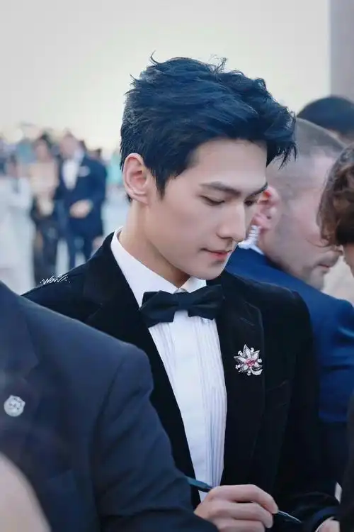 果然人会在不同年龄反复爱上杨洋#生图王者杨不修