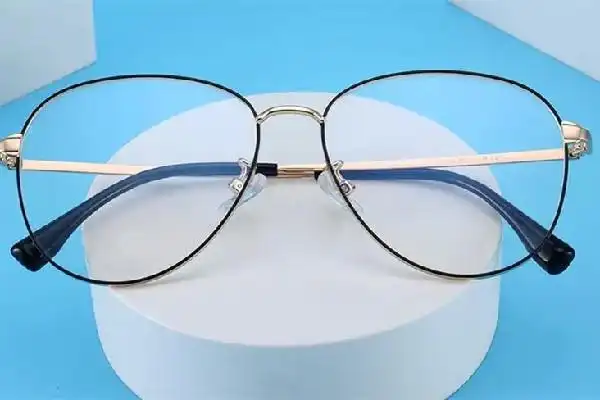 配眼镜有散光可以不配散光吗 配眼镜有散光要不要加