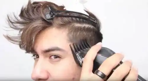 无论是在家自己铲,还是去理发剪发,最好都是 先将头发弄湿,洗完头再剪