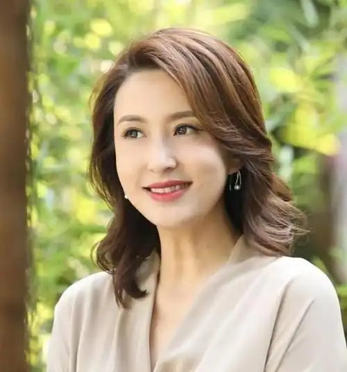 张蕾的名气逐渐攀升,也引来了一大堆离谱的绯闻.