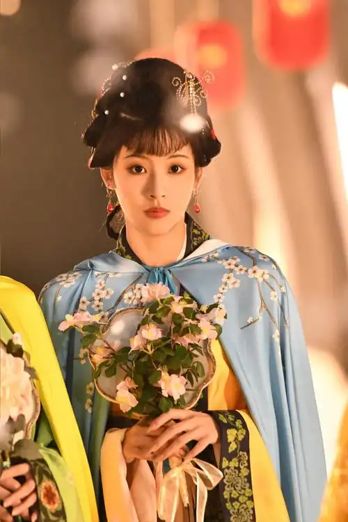 孙芮美好年华研习社演贾探春古装造型曝光十足古典佳人