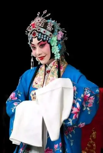 京剧名角一一李胜素