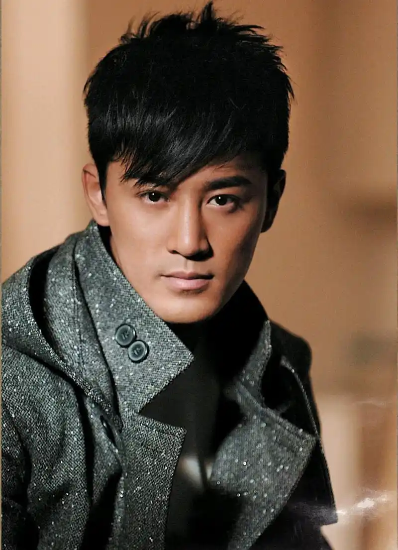 林峯晒游玩照片,一家三口好温馨!