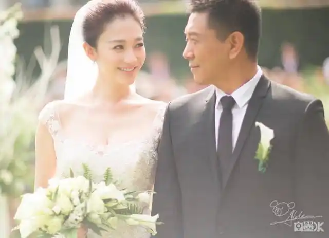 两次流产至今无子富商老公却把她宠成少女难怪41岁仍美到发光