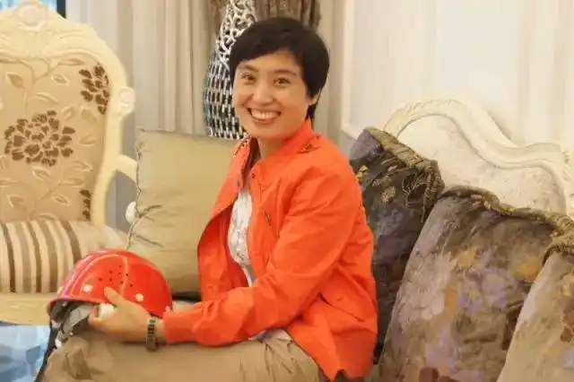 大学临床医学专业学习,1998-2001 年在师从惠延年教授学习眼底病专业