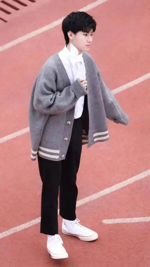 手机壁纸张真源