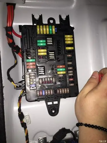 480 | 回复: 0 宝马3系论坛 求助16款320的保险丝图,有备用保险丝么?