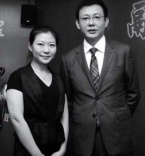 纪实央视主持人程前曾与董卿同居六年51岁老来得子