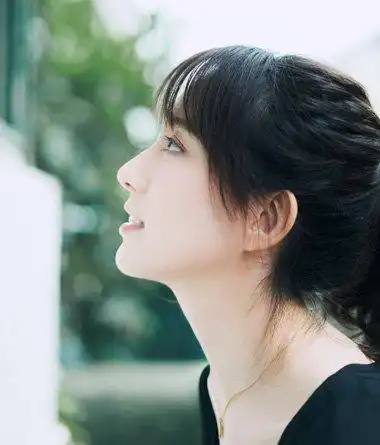 中短发怎么扎马尾简单好看 最近时尚潮流马尾辫样式