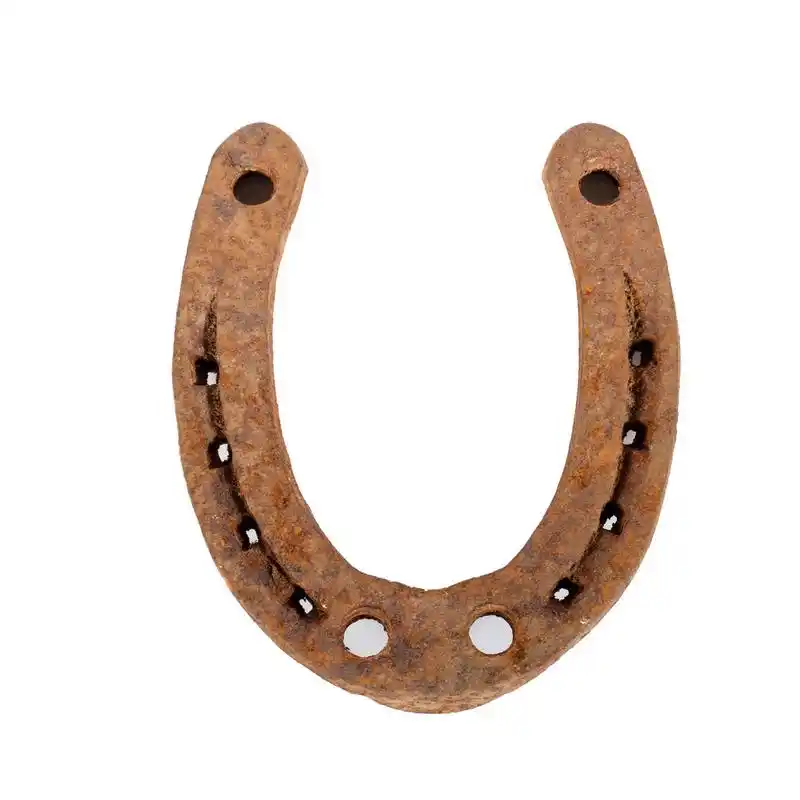 马蹄形,在白色背景上生锈马蹄铁