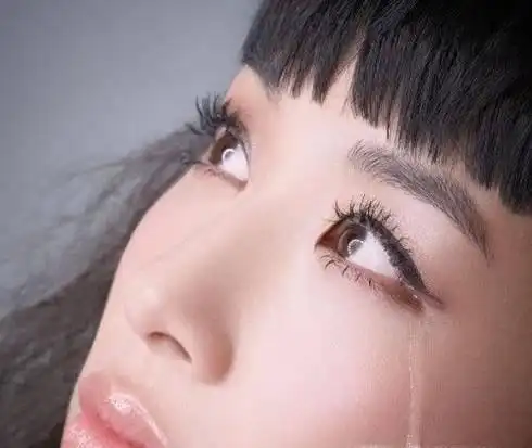 眼睛流泪是怎么回事?该怎么办?