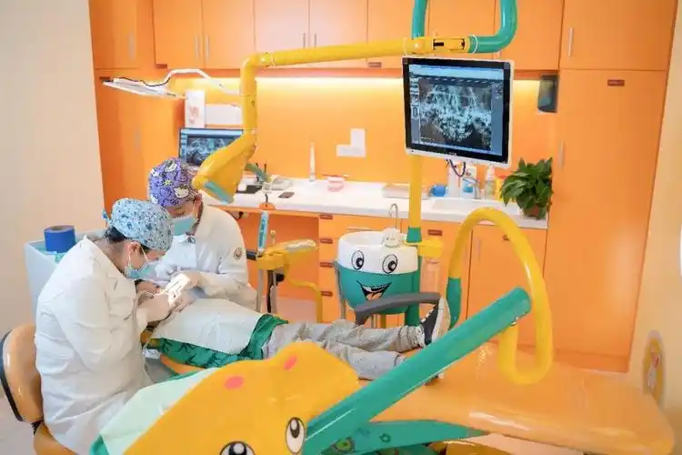 精品口腔,微笑使者!128元抢原价991元小白兔口腔爱牙月套餐~单人口腔