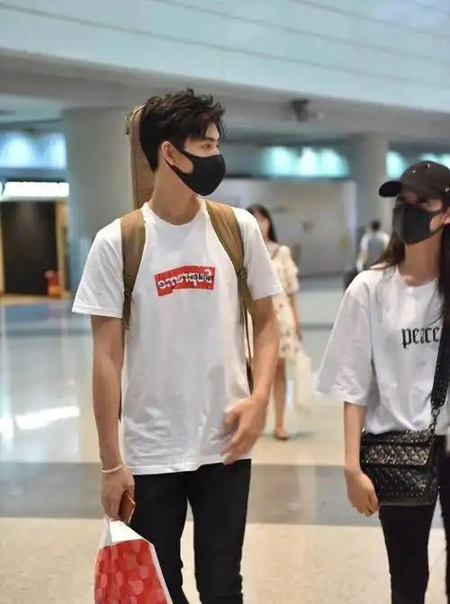 欧阳娜娜陈飞宇是真的两人用月亮做暗号飞云系还没起来就凉