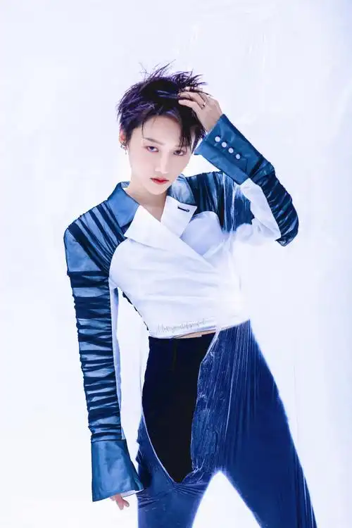 刘雨昕全能唱跳歌手