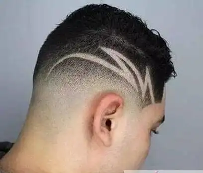 五款寸头刻痕发型图片 示范男生寸头刻痕发型如何扎_男生发型_西子