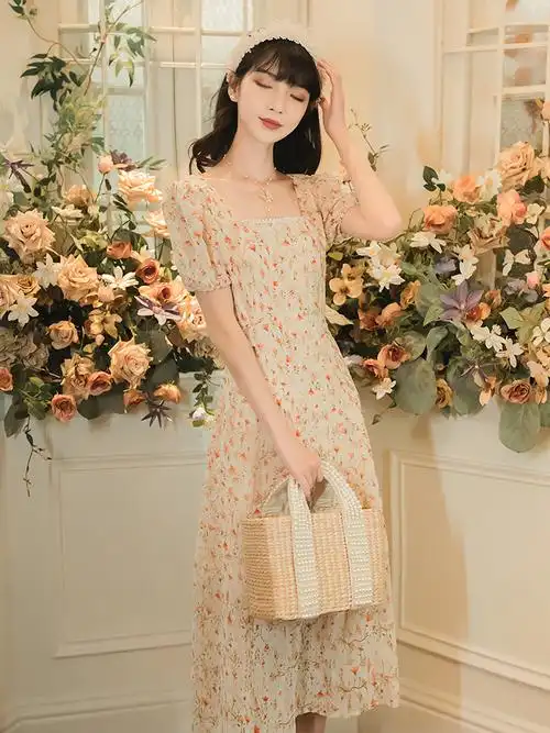 夏季新款复古法式少女珍珠方领碎花刺绣连衣裙森系甜美短袖桔梗裙