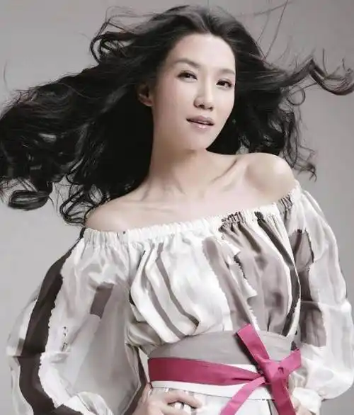 荧幕女神王黎雯:巅峰时下嫁杨烁后,她的牺牲远比我们想得多_北京_毕业