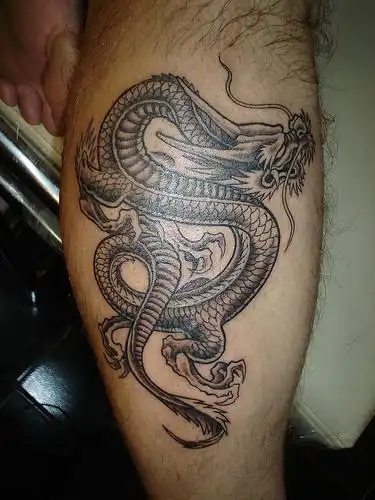 小腿部时尚帅气的龙纹身