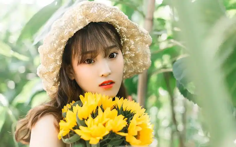 唯美美女背景图片) 热门美女壁纸推送,让您更快地找到您想要的好看又