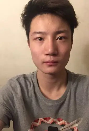 男生发型 男生短发 >> 国字脸男生剪出的清爽干练发型 国内最帅国字脸