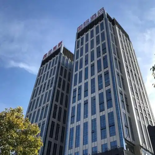 新郑鑫港万豪酒店能容纳250人的会议室