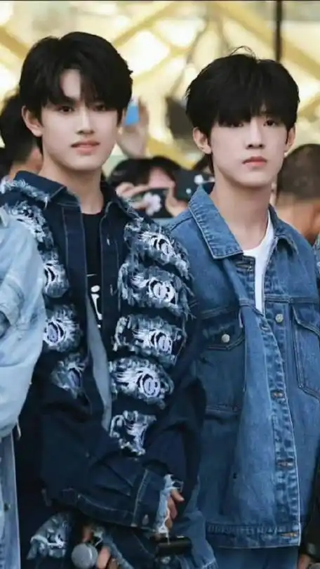 张极张泽禹路演合唱诀爱##李飞现身tf家族三代路演