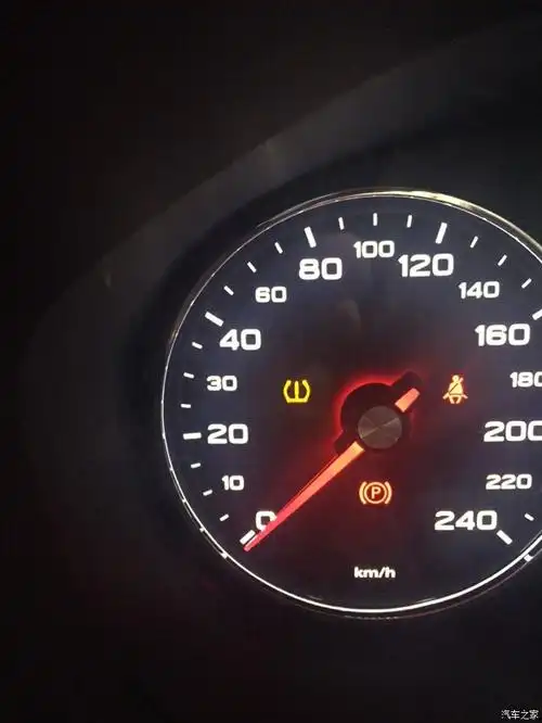 胎压指示灯亮起只有轮胎破了才会亮吗